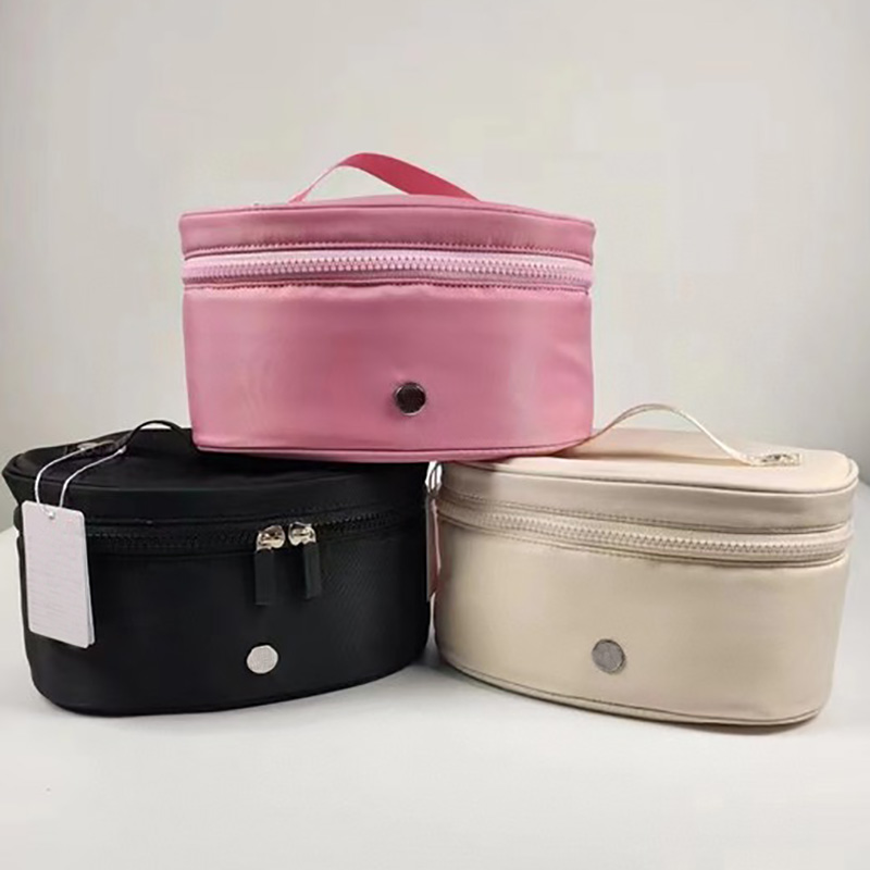 lulu lemon cosmetic bags Oval Top Access wash bag Luxury designer women Stuff Sacks makeup pouch 3.5L Clutch bag nylon tote make up Bags handbag, Black
lulu lemon cosmetic bags Oval Top Access wash bag Luxury designer women Stuff Sacks makeup pouch 3.5L Clutch bag nylon tote make up Bags handbag, Black