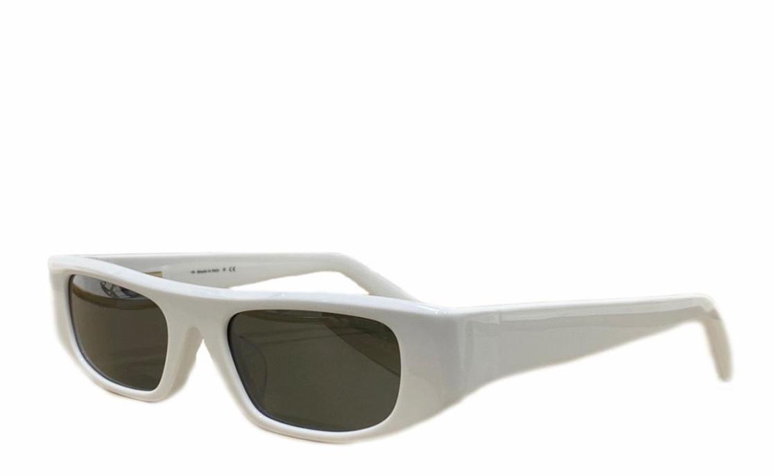 Sunglasses For Men and Women Summer style 20WF AntiUltraviolet Retro Plate Full frame fashion Eyeglasses Random Box3607952 
Sunglasses For Men and Women Summer style 20WF AntiUltraviolet Retro Plate Full frame fashion Eyeglasses Random Box3607952