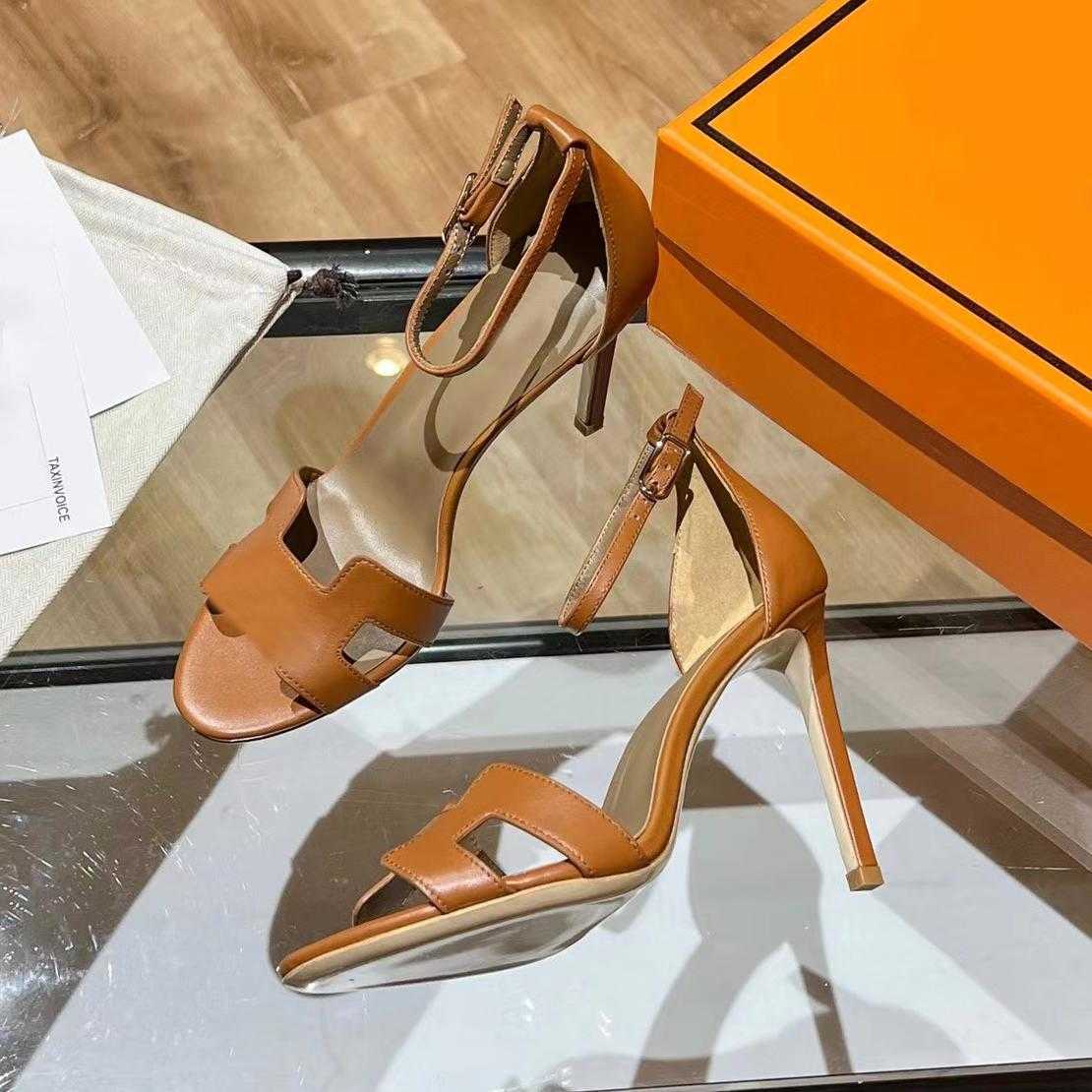Designer Sandals Santorini Sandals Women Slippers Classic Legend Sandal Casual Flat Wedge Heel Shoes Summer Beach Slides, Color 3
Designer Sandals Santorini Sandals Women Slippers Classic Legend Sandal Casual Flat Wedge Heel Shoes Summer Beach Slides, Color 3