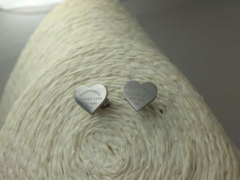 Jewelry women luxury earrings gold earrings diamond earrings Sweet heart-shaped designer earrings letters cute engagement earrings earrings Multiple options
Jewelry women luxury earrings gold earrings diamond earrings Sweet heart-shaped designer earrings letters cute engagement earrings earrings Multiple options