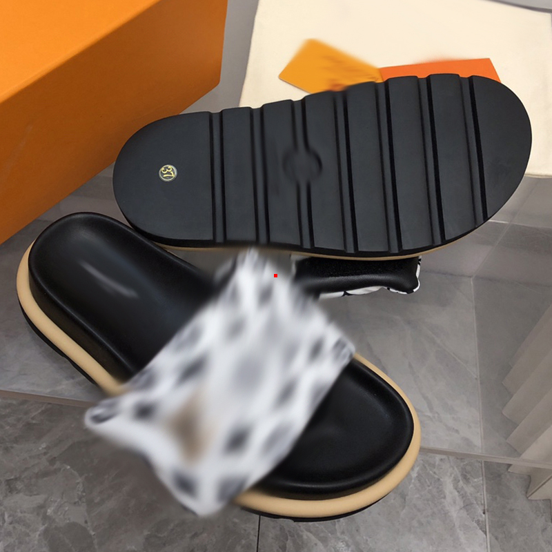 2023 Fashion Beach slippers Classic Flat heel Summer Lazy Designer fashion Cartoon Big Head flops leather lady Slides women shoes Hotel Bath Ladies sexy Sandals -207, Picture color
2023 Fashion Beach slippers Classic Flat heel Summer Lazy Designer fashion Cartoon Big Head flops leather lady Slides women shoes Hotel Bath Ladies sexy Sandals -207, Picture color
