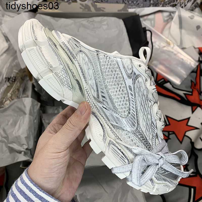 Men's and women's sports shoes Paris 3XL semi trailer with lace up increased toe slippers thickened heelless one foot pedal dad's shoes, Black
Men's and women's sports shoes Paris 3XL semi trailer with lace up increased toe slippers thickened heelless one foot pedal dad's shoes, Black