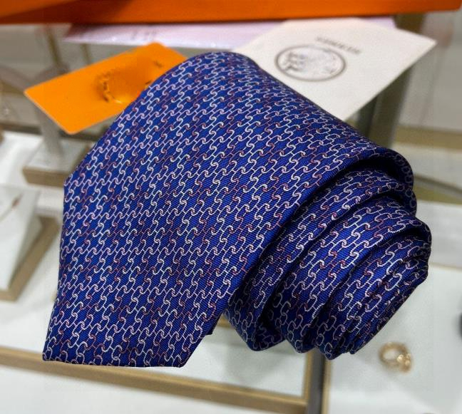 Neck Ties for Men BusinessTop twill silk and wool lining Classic Letters Printing Handmade Custom Formal Twill Casual Ties with Box
Neck Ties for Men BusinessTop twill silk and wool lining Classic Letters Printing Handmade Custom Formal Twill Casual Ties with Box