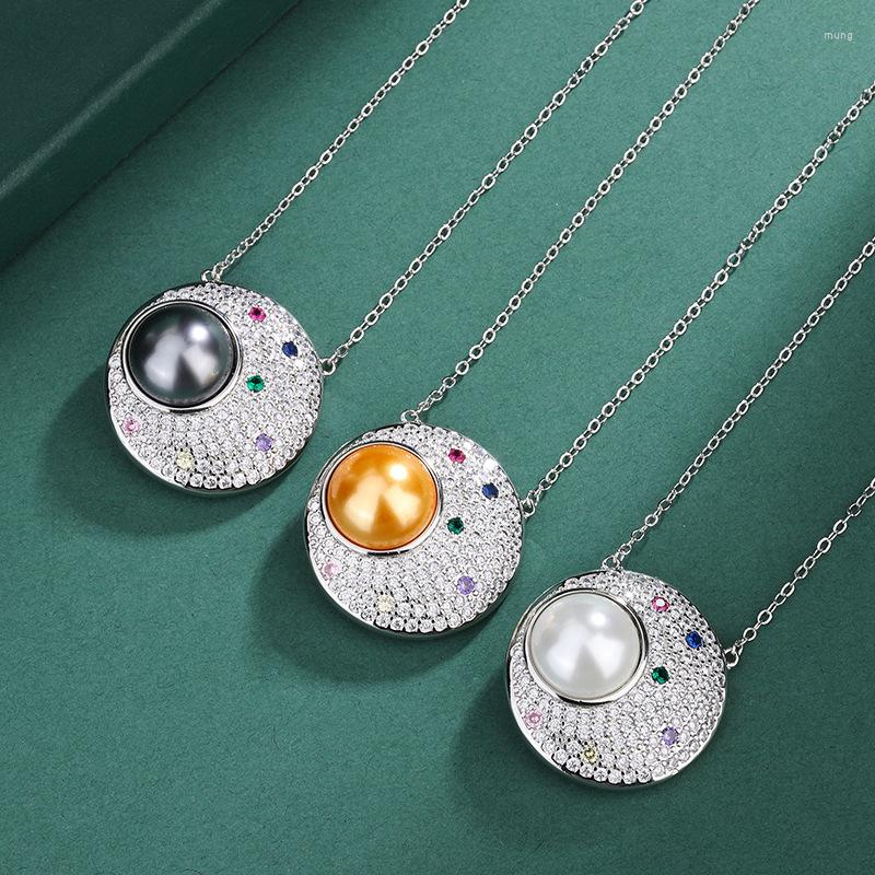 Pendant Necklaces 2023 White Pearl Colorful Crystal Necklace Moon Circular Charms Women Jewelry Accessories Prom Banquet Party Dress
Pendant Necklaces 2023 White Pearl Colorful Crystal Necklace Moon Circular Charms Women Jewelry Accessories Prom Banquet Party Dress