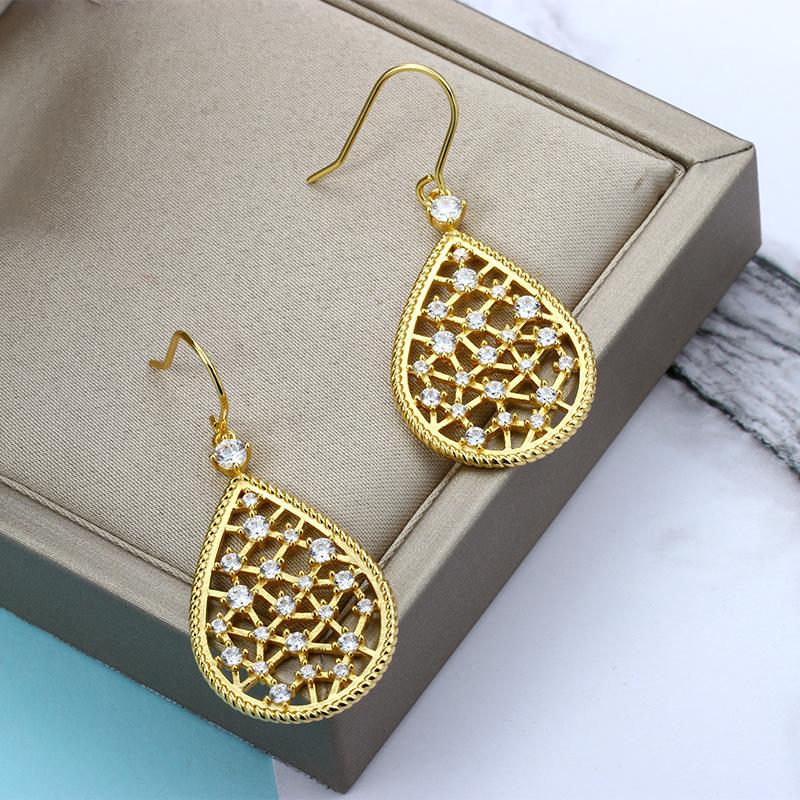 Hoop Earrings & Huggie Baroque Water Drop-shaped Sterling Plated Golden Starry Zircon Earring Hook Female Boucle D'oreille
Hoop Earrings & Huggie Baroque Water Drop-shaped Sterling Plated Golden Starry Zircon Earring Hook Female Boucle D'oreille