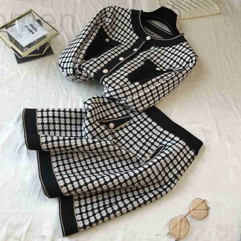 Two Piece Dress designer Women's Tracksuits Gentle wind temperent thousand eck suit skirt women's autumn knitted cardigan waist A-shaped two-pie set WZZ2, Black
Two Piece Dress designer Women's Tracksuits Gentle wind temperent thousand eck suit skirt women's autumn knitted cardigan waist A-shaped two-pie set WZZ2, Black