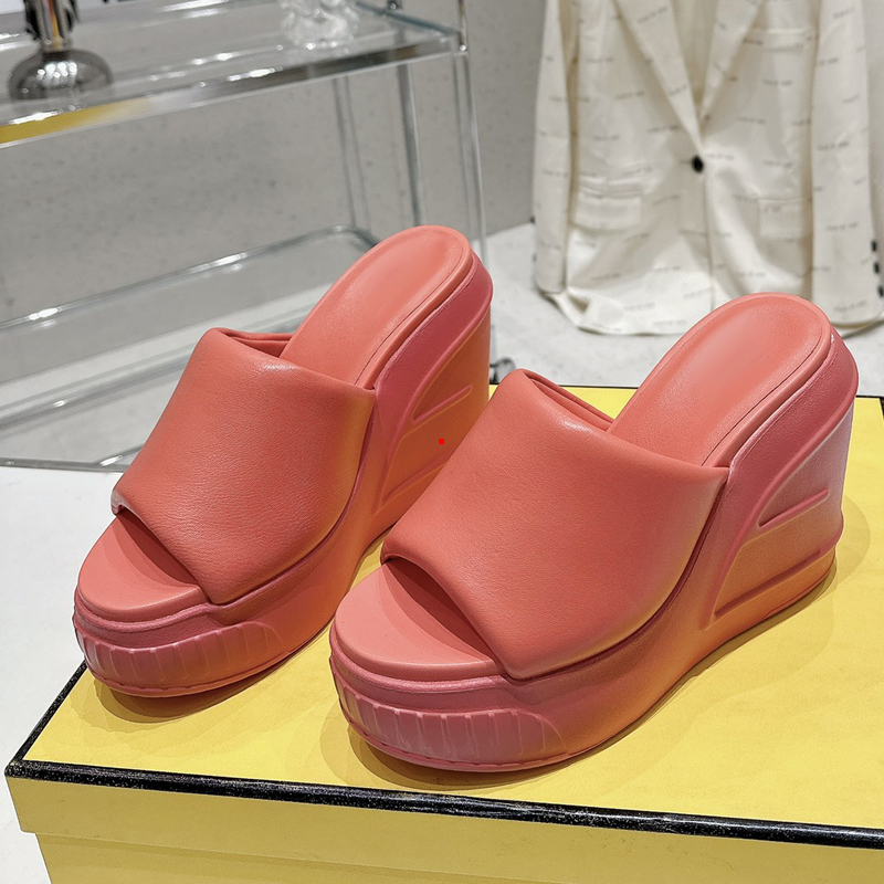 2023 Fashion Luxuries Designers Summer Flat Slipper Sheepskin Diamond Lattice Women Designer Sandals Genuine Leather Shoes With Box -156, Picture color
2023 Fashion Luxuries Designers Summer Flat Slipper Sheepskin Diamond Lattice Women Designer Sandals Genuine Leather Shoes With Box -156, Picture color