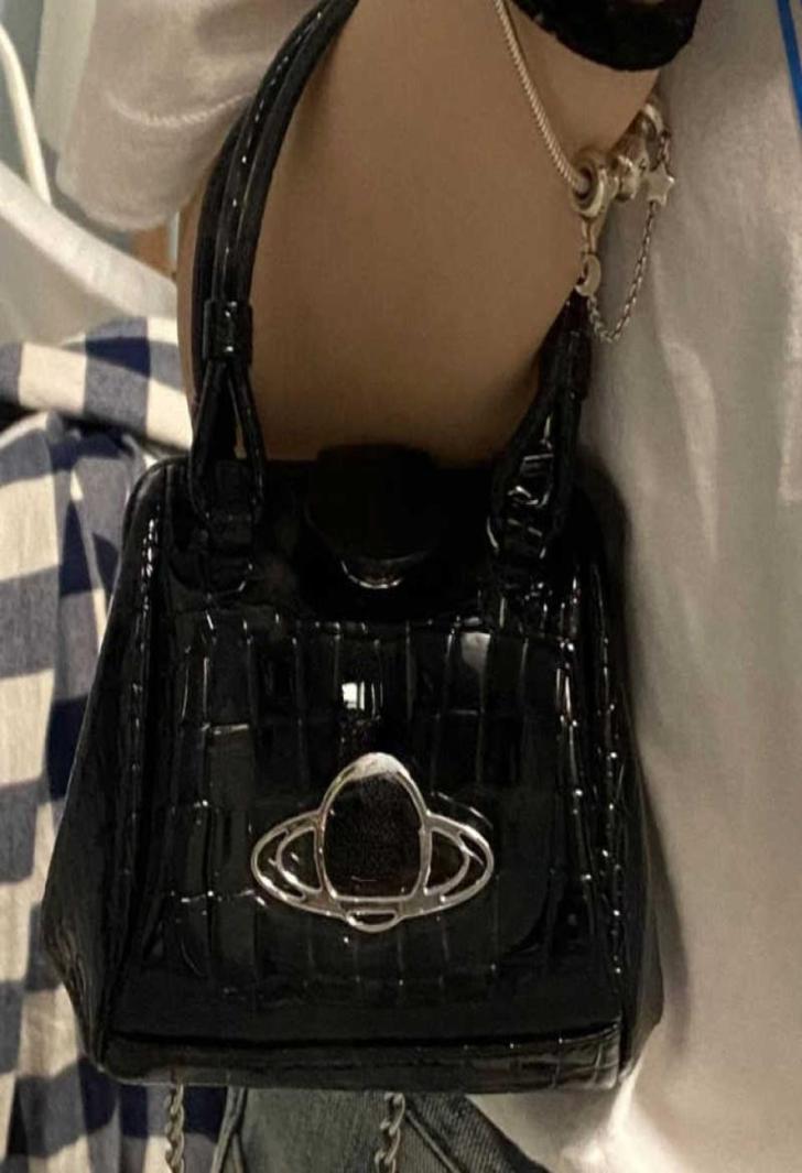 22ss womens bags vivi designer new product crocodile pattern patent leather chain diagonal Bag black fashion allmatch largecapac9906986
22ss womens bags vivi designer new product crocodile pattern patent leather chain diagonal Bag black fashion allmatch largecapac9906986