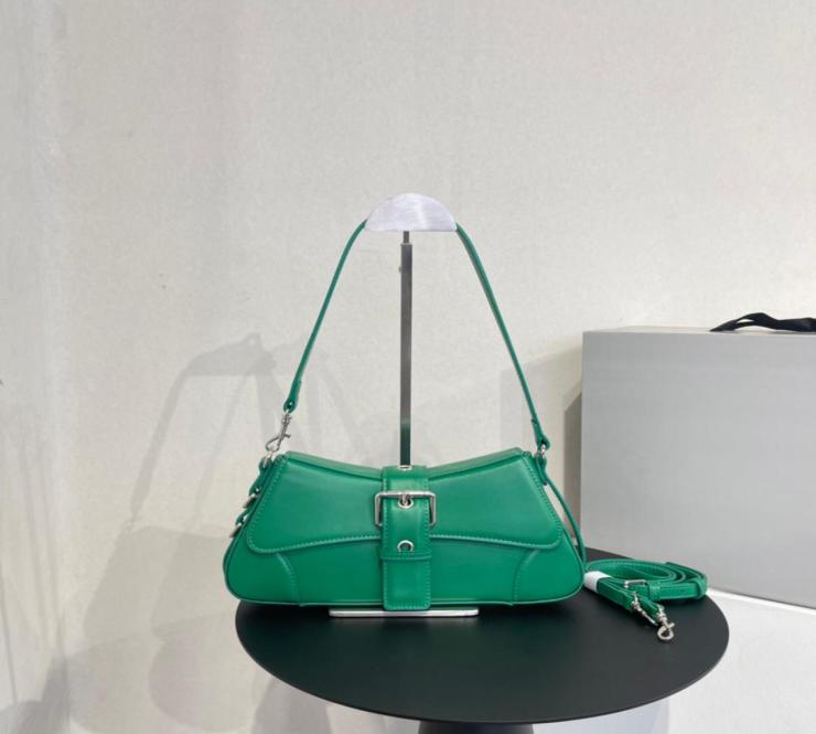 Designers Shoulder bag Totes Bags Handbag women Famous Crossbody Bag Handbags Purses Wallets Female Lady Purse Wallet Tote Backpac1044278, Sky blue
Designers Shoulder bag Totes Bags Handbag women Famous Crossbody Bag Handbags Purses Wallets Female Lady Purse Wallet Tote Backpac1044278, Sky blue