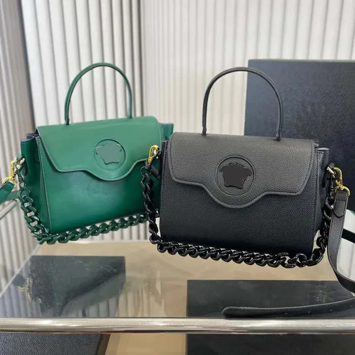Designers Tote Bags for womens mens Handbag crossbody bag Ladies designer shopping Totes bags Purses Wallet Camera Case bags 2305264PE, Black
Designers Tote Bags for womens mens Handbag crossbody bag Ladies designer shopping Totes bags Purses Wallet Camera Case bags 2305264PE, Black