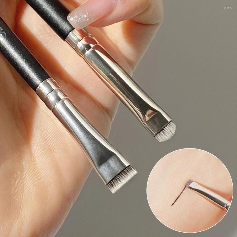 Makeup Brushes Portable Eye Cosmetic Soft Nylon Flat Thin Eyeliner Eyebrow Contour Blending Professional Beauty Make Up Tools
Makeup Brushes Portable Eye Cosmetic Soft Nylon Flat Thin Eyeliner Eyebrow Contour Blending Professional Beauty Make Up Tools