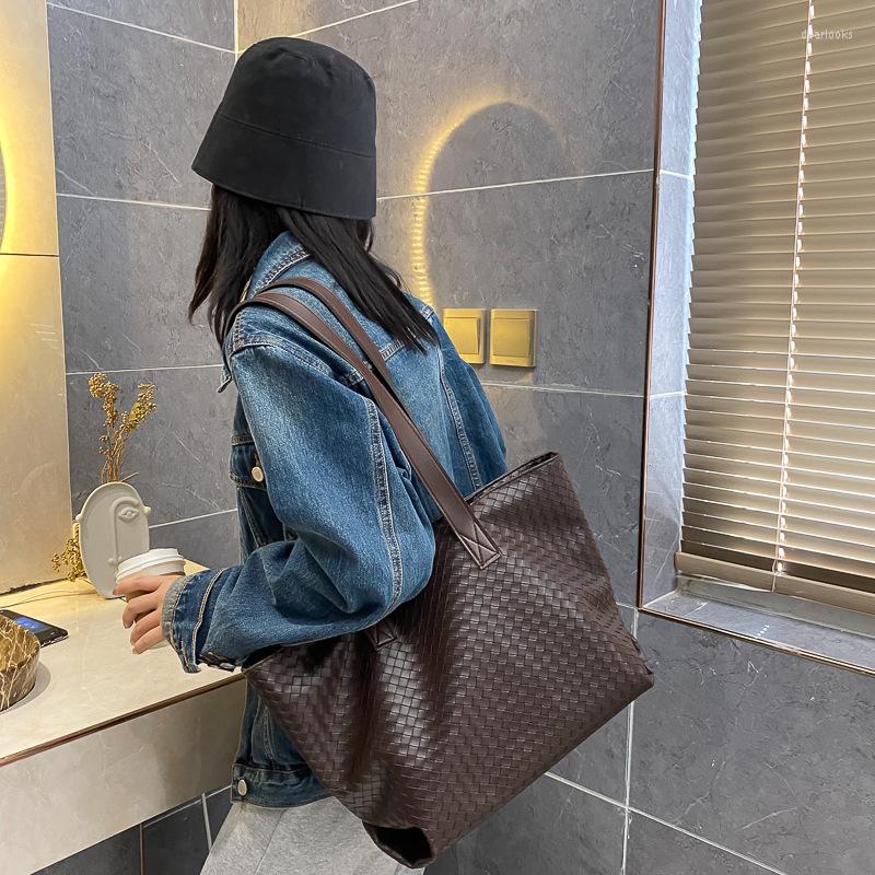 Evening Bags 2023 Fashion Woven Bag Luxury Designer Handbag Brand Women Large Capacity Tote Lady Shoulder PU Bolsos Grandes Mujer, Black
Evening Bags 2023 Fashion Woven Bag Luxury Designer Handbag Brand Women Large Capacity Tote Lady Shoulder PU Bolsos Grandes Mujer, Black