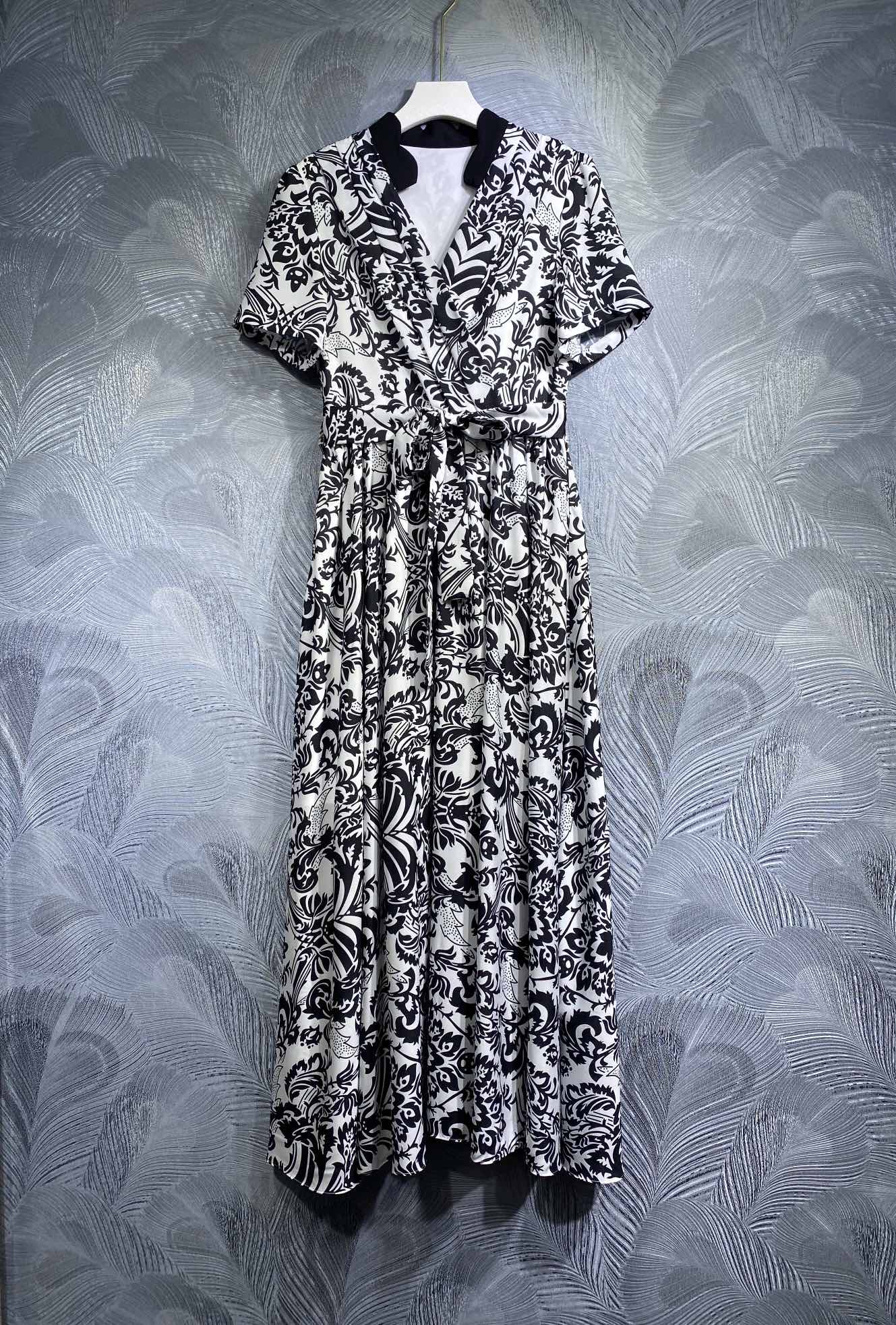 2023 Designer Dress Women Lace up Waist Collar Print Long Style Stylish Dress women clothing, Customize
2023 Designer Dress Women Lace up Waist Collar Print Long Style Stylish Dress women clothing, Customize