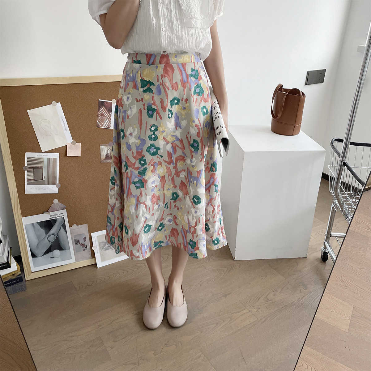Lizhiqi small fresh oil painting printed high waist skirt summer new fashion medium length A-line skirt, Pink2
Lizhiqi small fresh oil painting printed high waist skirt summer new fashion medium length A-line skirt, Pink2