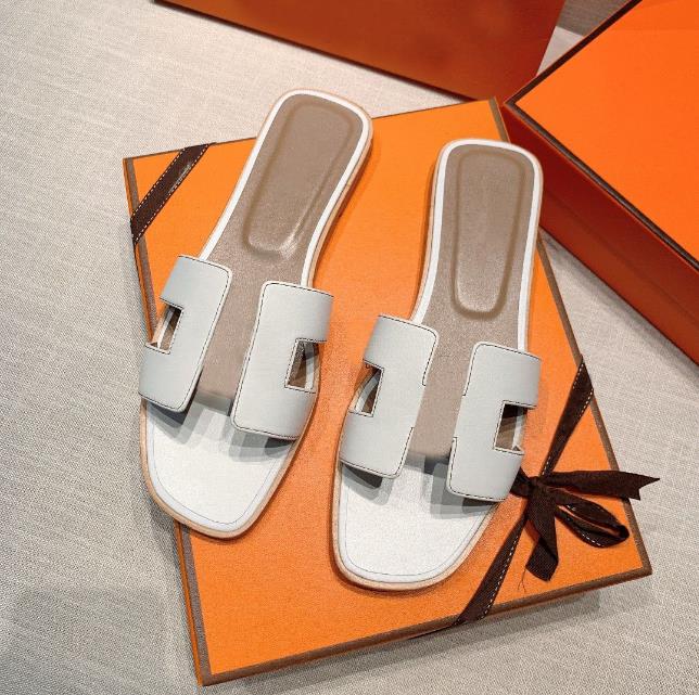 Best 526 Quality Genuine Designer H Slippers Leather Same Style for Women's Summer Outwear Leisure Vacation Beach Slippers Spring Flat Shoes Size34-42 serwrew, A+
Best 526 Quality Genuine Designer H Slippers Leather Same Style for Women's Summer Outwear Leisure Vacation Beach Slippers Spring Flat Shoes Size34-42 serwrew, A+