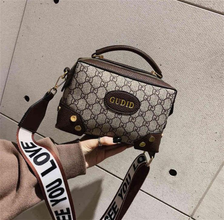 Bag female new versatile printed messenger portable small square bag broadband temperament One Shoulder Messenger Bag PursesAJVB2127393, Green
Bag female new versatile printed messenger portable small square bag broadband temperament One Shoulder Messenger Bag PursesAJVB2127393, Green