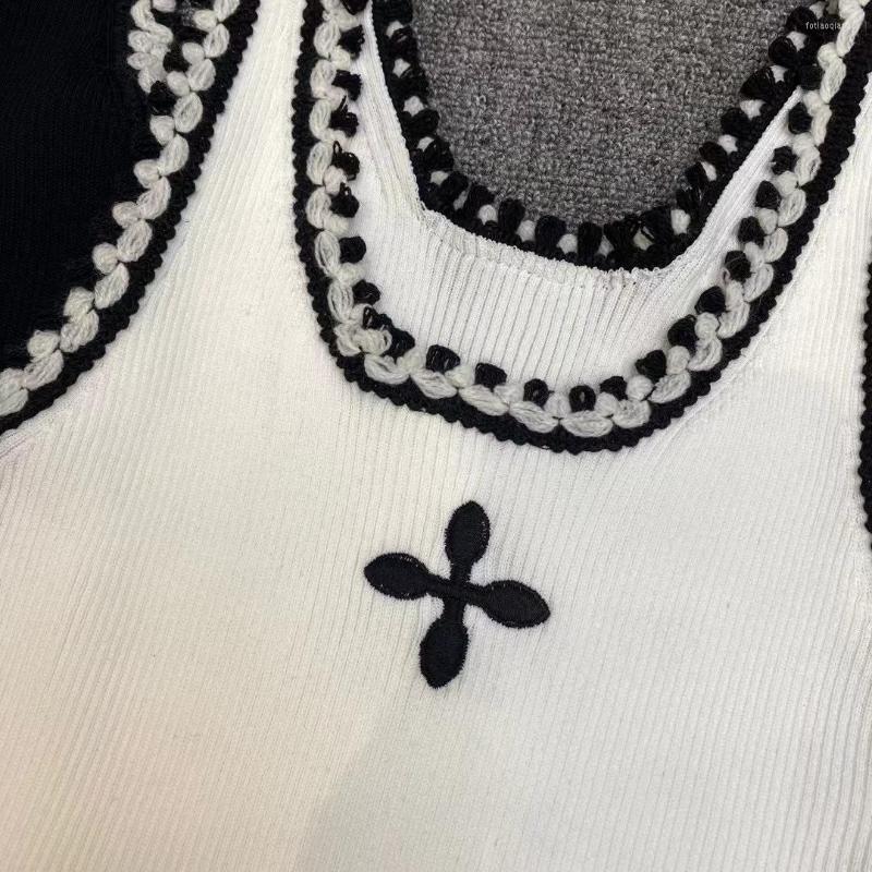 Women's Tanks Cross Embroidery Knitted Sling Female U-neck Sleeveless All-match Camisole Black White Women Shirt Top
Women's Tanks Cross Embroidery Knitted Sling Female U-neck Sleeveless All-match Camisole Black White Women Shirt Top