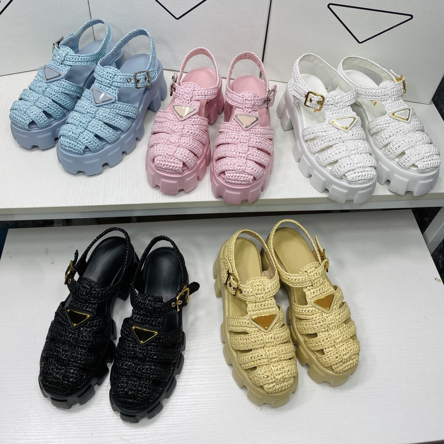 Designer Raffia Sandals inverted Triangle Monolith Sandal Women Foam Rubber platform slipper Metal Logo Wedges Slippers Summer Shoes Retro Beach Footwear mules, Ympd4102
Designer Raffia Sandals inverted Triangle Monolith Sandal Women Foam Rubber platform slipper Metal Logo Wedges Slippers Summer Shoes Retro Beach Footwear mules, Ympd4102