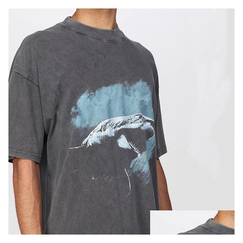 Men' T-Shirts Summer Mens Women Designers T Shirts Loose Tees Fashion Brand Tops Man Casual Shirt Luxurys Clothing Street Shorts Dhl6C
Men' T-Shirts Summer Mens Women Designers T Shirts Loose Tees Fashion Brand Tops Man Casual Shirt Luxurys Clothing Street Shorts Dhl6C