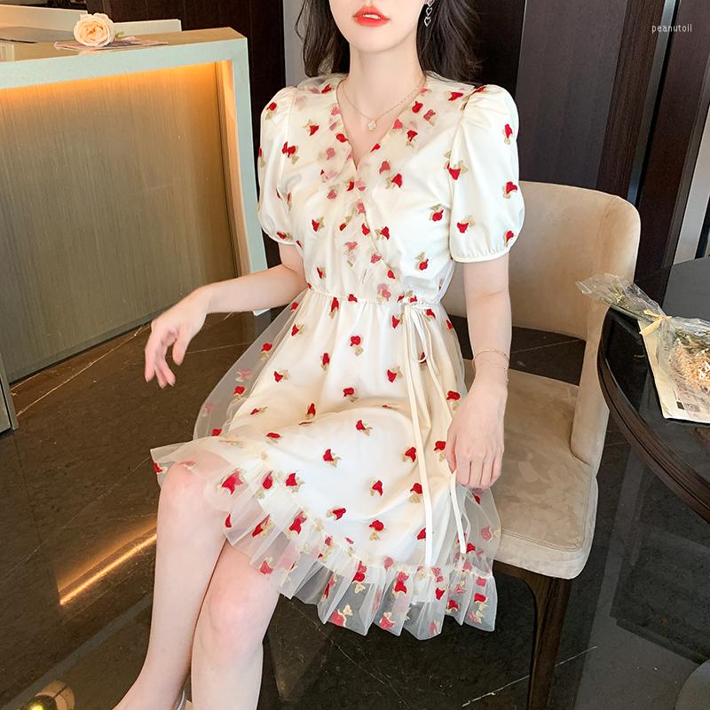 Party Dresses Years Female Xia Xiaozhong Floral Design Feeling French Hubble-bubble Sleeve Net Veil Dress, Mixed color
Party Dresses Years Female Xia Xiaozhong Floral Design Feeling French Hubble-bubble Sleeve Net Veil Dress, Mixed color
