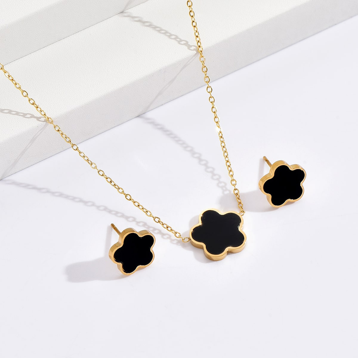 Luxury Shell Flower Stud Earrings Necklace Set for Women Black White Color Stainless Steel Personality Jewelry Sets 2023 New
Luxury Shell Flower Stud Earrings Necklace Set for Women Black White Color Stainless Steel Personality Jewelry Sets 2023 New