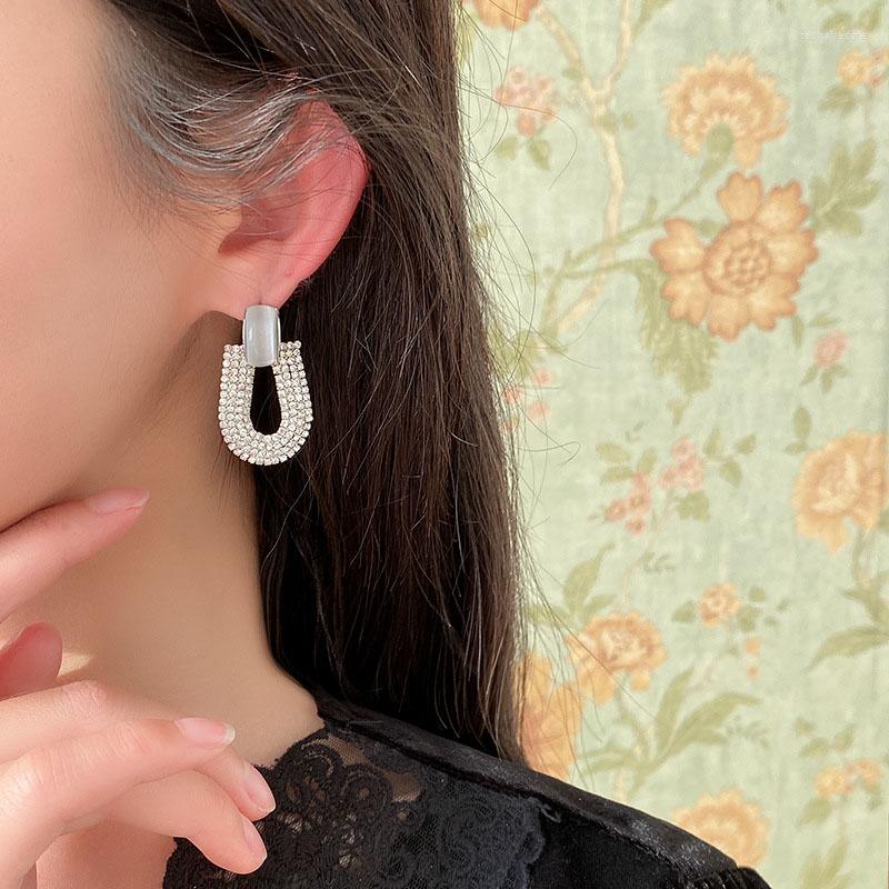 Dangle Earrings Luxurious Artificial Opal Shiny Zircon U-shaped High-end Design Silver Needle Stud Ladies Fashion Accessories Wholesale
Dangle Earrings Luxurious Artificial Opal Shiny Zircon U-shaped High-end Design Silver Needle Stud Ladies Fashion Accessories Wholesale