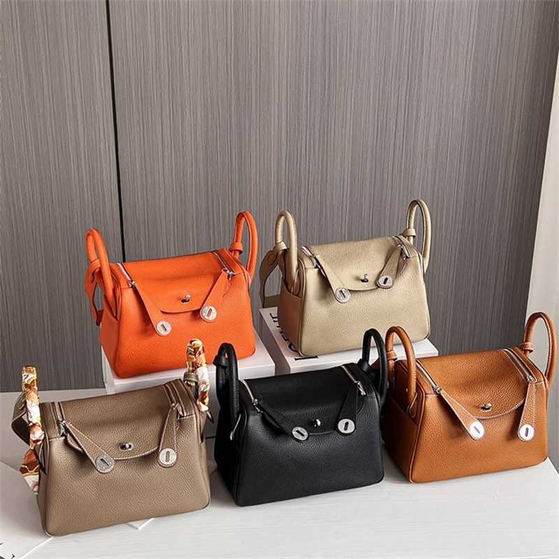 Women Handbag Lindys Classic Lindys top layer cow leather portable shoulder messenger bag vegetable basket fashion leather bag for women, Khaki 1
Women Handbag Lindys Classic Lindys top layer cow leather portable shoulder messenger bag vegetable basket fashion leather bag for women, Khaki 1