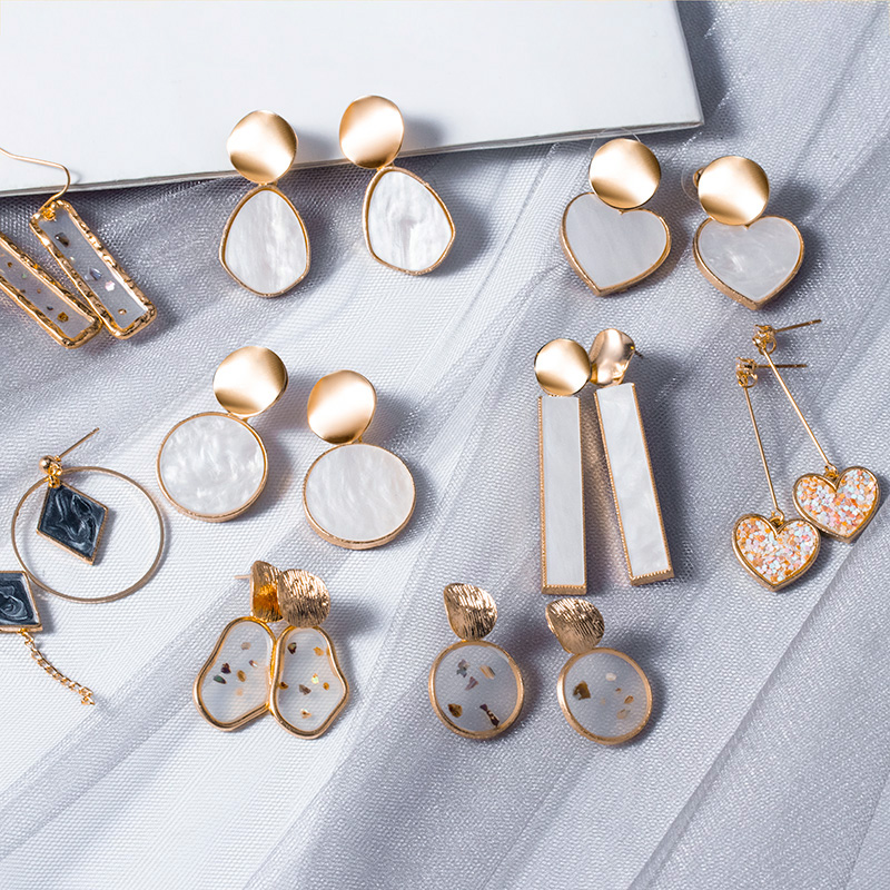 LOVR New Korean Statement Drop Earrings For Women Fashion Vintage Geometric Long Dangle Earrings 2021 kolczyki Female Jewelry
LOVR New Korean Statement Drop Earrings For Women Fashion Vintage Geometric Long Dangle Earrings 2021 kolczyki Female Jewelry
