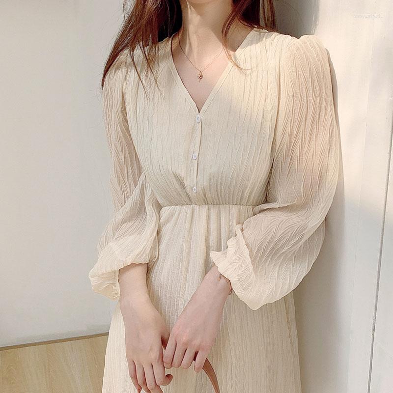 Casual Dresses Clothing 4XL Women 2023 French Vintage Dress Female Solid ButtonPuff Sleeve V-Neck Sexy Elegant Apricot 1460
Casual Dresses Clothing 4XL Women 2023 French Vintage Dress Female Solid ButtonPuff Sleeve V-Neck Sexy Elegant Apricot 1460