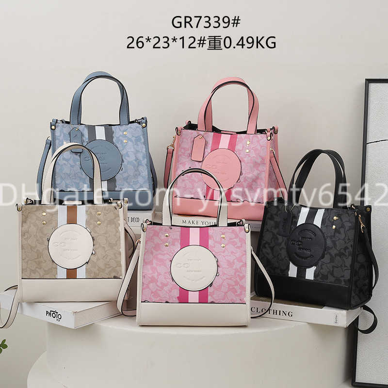 luxurys woman chain coach tote bag Purses wallet women men card holder Designer handbags backpack crossbody bags newc23, 24
luxurys woman chain coach tote bag Purses wallet women men card holder Designer handbags backpack crossbody bags newc23, 24