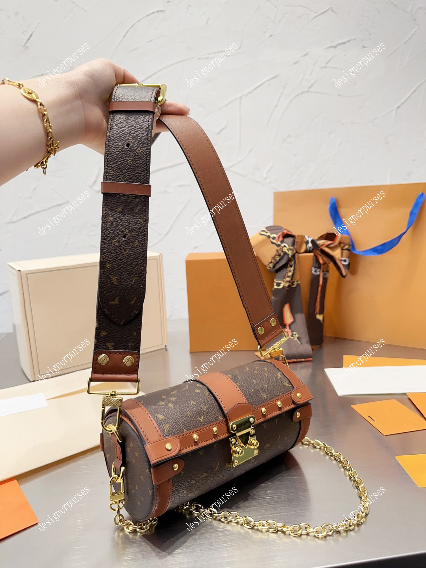 TZ Designer Bags Papillon Trunk Fashion Brown Flower Cylinder Flap Crossbody Bag Gold-tone Chain Underarm Bag Classic EPI Leather Shoulder Bag Vintage Women Handbag
TZ Designer Bags Papillon Trunk Fashion Brown Flower Cylinder Flap Crossbody Bag Gold-tone Chain Underarm Bag Classic EPI Leather Shoulder Bag Vintage Women Handbag