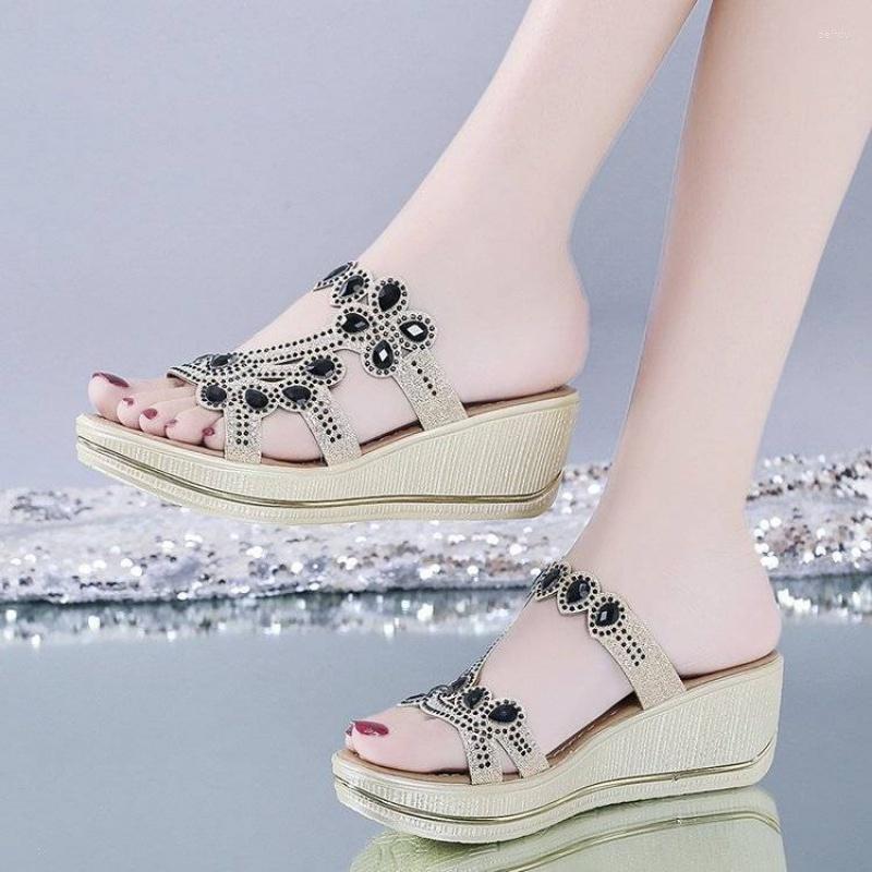 Slippers Wedge Heels For Women Comfy Light Summer Shoes Woman Platform Sandals 2023 Fashion Rhinestone, Gold
Slippers Wedge Heels For Women Comfy Light Summer Shoes Woman Platform Sandals 2023 Fashion Rhinestone, Gold