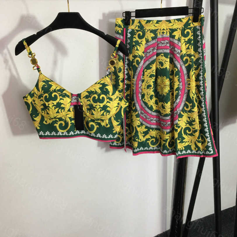 23ss womens designer clothing skirt set Button up strapless Suspender top Vintage print high-waisted short half skirt sets High quality womens clothing a1
23ss womens designer clothing skirt set Button up strapless Suspender top Vintage print high-waisted short half skirt sets High quality womens clothing a1