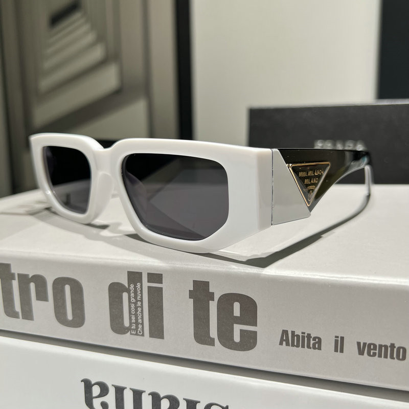 Luxury Sunglasses lens designer womens Mens Goggle senior Eyewear For Women eyeglasses frame Vintage Metal Sun Glasses With Box
Luxury Sunglasses lens designer womens Mens Goggle senior Eyewear For Women eyeglasses frame Vintage Metal Sun Glasses With Box