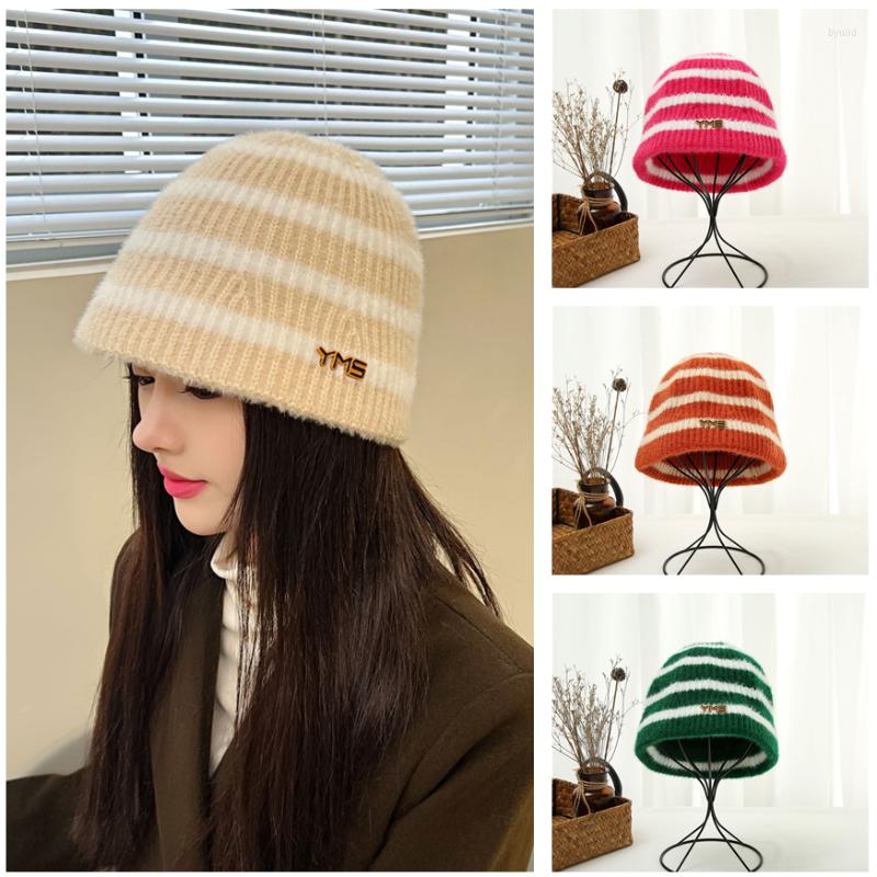 Berets Autumn And Winter Women's Hat Striped White Rose Red Beanies Fashion Warm Ear Protection Skull Cap Wool Knitted Gorro
Berets Autumn And Winter Women's Hat Striped White Rose Red Beanies Fashion Warm Ear Protection Skull Cap Wool Knitted Gorro