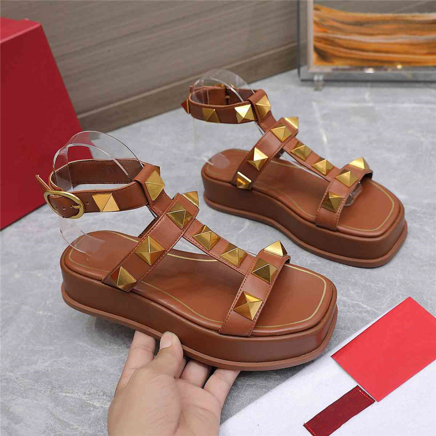 Summer popular Women's sandals 2023 Valentinoity fashion luxury brand business work leisure travel letter logo Women's high heels Men's flat shoes 09-01
Summer popular Women's sandals 2023 Valentinoity fashion luxury brand business work leisure travel letter logo Women's high heels Men's flat shoes 09-01