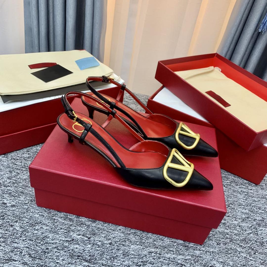 Luxury Women Summer Sandals Brand Designer High Heels Metal Buckle Shoes Women Slingback Pumps Sexy Pointed Toe Stiletto Evening Shoes 35-44
Luxury Women Summer Sandals Brand Designer High Heels Metal Buckle Shoes Women Slingback Pumps Sexy Pointed Toe Stiletto Evening Shoes 35-44