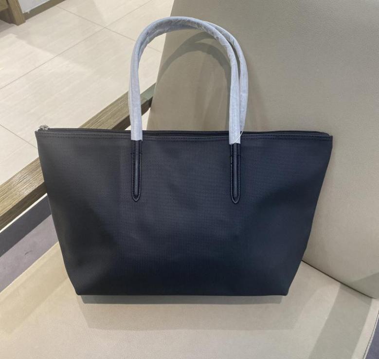 Code 1347 Lady Handbags Women Bags Waterproof Shopping Horse Bags Messenger Large Volume5927961, Black
Code 1347 Lady Handbags Women Bags Waterproof Shopping Horse Bags Messenger Large Volume5927961, Black
