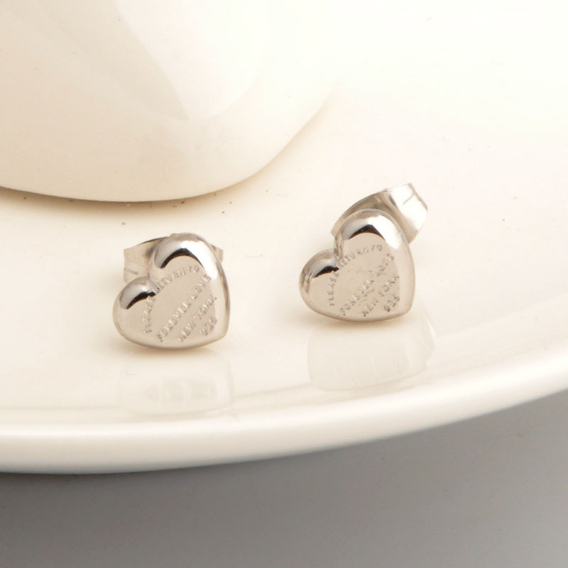 Designer earrings gold earrings luxury earrings men earrings Colorfast top quality Titanium designer earrings Fashion earrings party engagement couple jewelry
Designer earrings gold earrings luxury earrings men earrings Colorfast top quality Titanium designer earrings Fashion earrings party engagement couple jewelry
