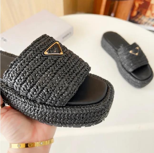 526 Fashion slipper sliders Paris slides sandals slippers for men women WITH ORIGINAL BOX Hot Designer unisex beach flip fsefwaerwaa, A+ 
526 Fashion slipper sliders Paris slides sandals slippers for men women WITH ORIGINAL BOX Hot Designer unisex beach flip fsefwaerwaa, A+