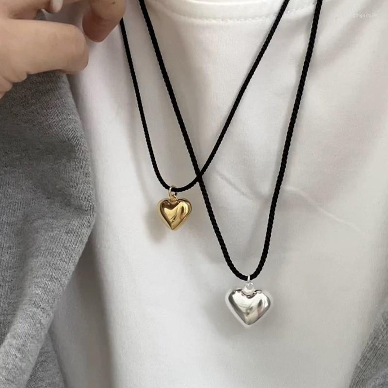 Chains Heart Shape Metal Pendant Necklace European And American Style Personality Fashion Couples Travel Wedding Accessories
Chains Heart Shape Metal Pendant Necklace European And American Style Personality Fashion Couples Travel Wedding Accessories
