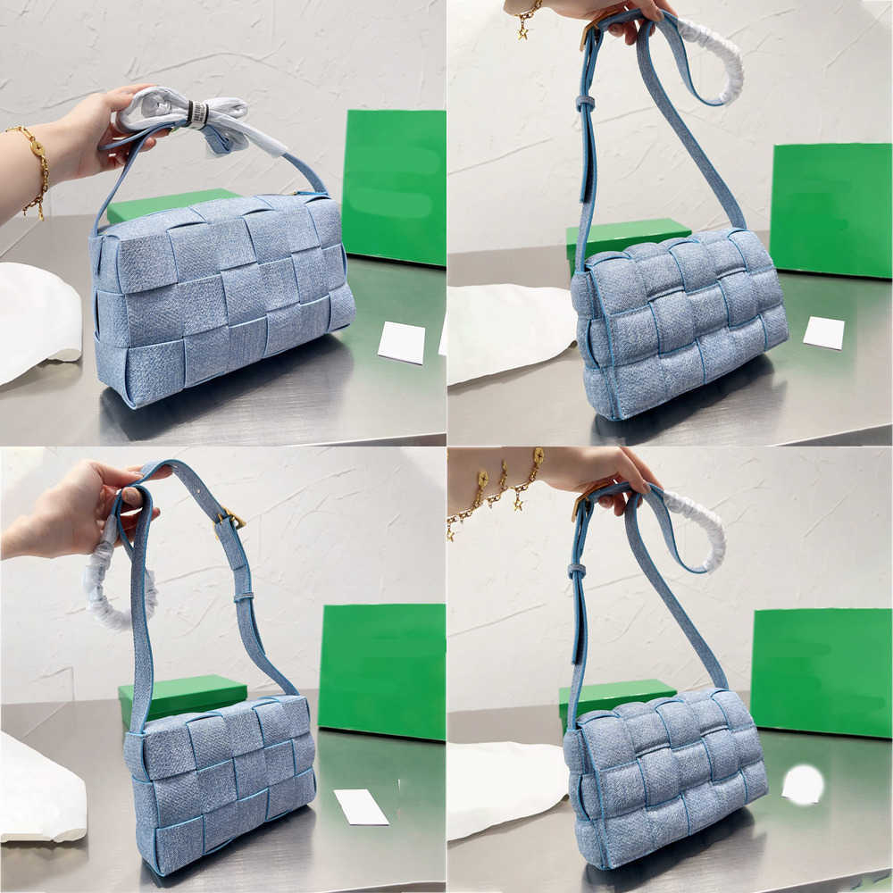 vintage designer bags women weave denim shoulder bags Crossbody purse Portable Mini Fine Chain Small Square Bag 230524, Style 3--denim --16*11cm
vintage designer bags women weave denim shoulder bags Crossbody purse Portable Mini Fine Chain Small Square Bag 230524, Style 3--denim --16*11cm