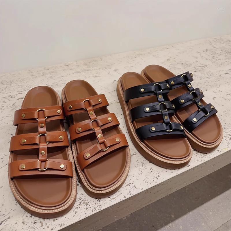 Slippers Retro Platform Leather Sandals Ins Style Open Toe Roman Metal Riveted Buckle Women Non-Slip Holiday Beach Shoe, Picture shown
Slippers Retro Platform Leather Sandals Ins Style Open Toe Roman Metal Riveted Buckle Women Non-Slip Holiday Beach Shoe, Picture shown
