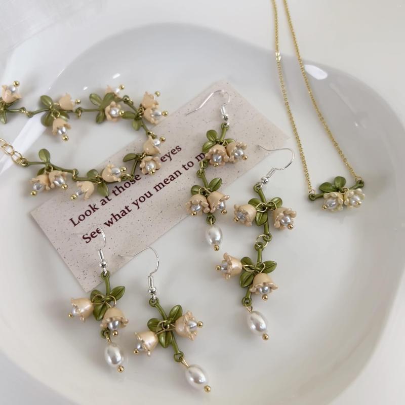 Charm Bracelets Minar Textured Spray Alloy Bell Orchid Bracelet For Women White Faux Pearls Simulation Flower Daily Accessories
Charm Bracelets Minar Textured Spray Alloy Bell Orchid Bracelet For Women White Faux Pearls Simulation Flower Daily Accessories