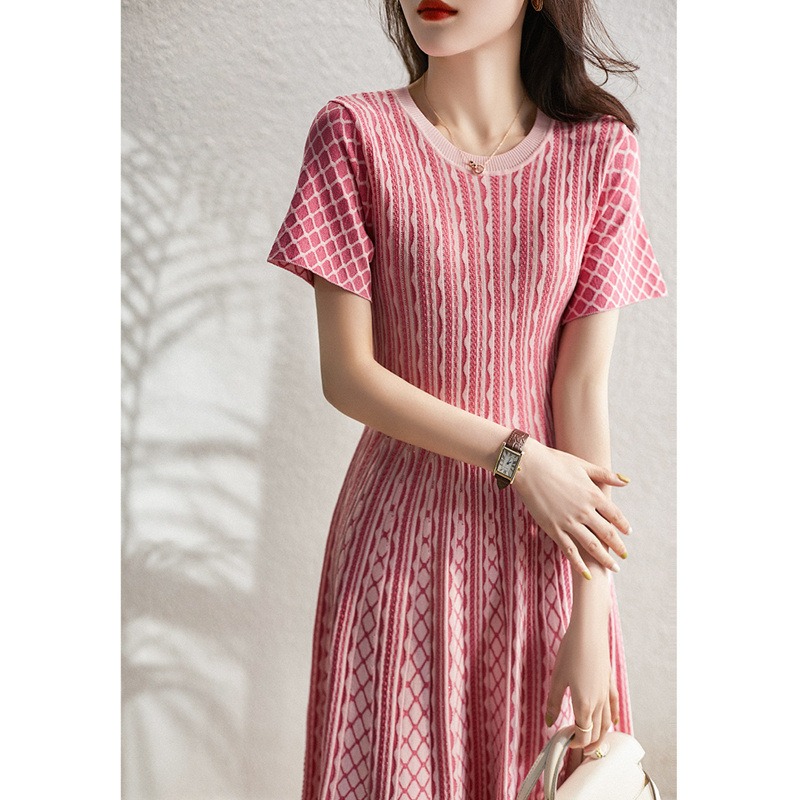 Women' Clippers Light Luxury Short Sleeve Corrugated Vertical Skirt Loose Age Reduction A-Line Dress 2023 new arrive, As the picture
Women' Clippers Light Luxury Short Sleeve Corrugated Vertical Skirt Loose Age Reduction A-Line Dress 2023 new arrive, As the picture