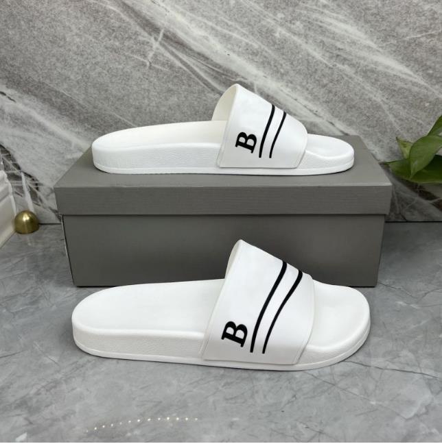 526 Fashion slipper sliders Paris slides sandals slippers for men women WITH ORIGINAL BOX Hot Designer unisex beach flip AEFARAA, A+
526 Fashion slipper sliders Paris slides sandals slippers for men women WITH ORIGINAL BOX Hot Designer unisex beach flip AEFARAA, A+