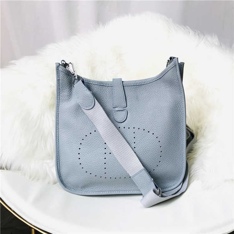 Designer Bag 2023 Evelynbag Bags h Fashion Cowhide Cutout Casual Women's One Shoulder Slant Tote 1 2byk With Logo OT3U
Designer Bag 2023 Evelynbag Bags h Fashion Cowhide Cutout Casual Women's One Shoulder Slant Tote 1 2byk With Logo OT3U