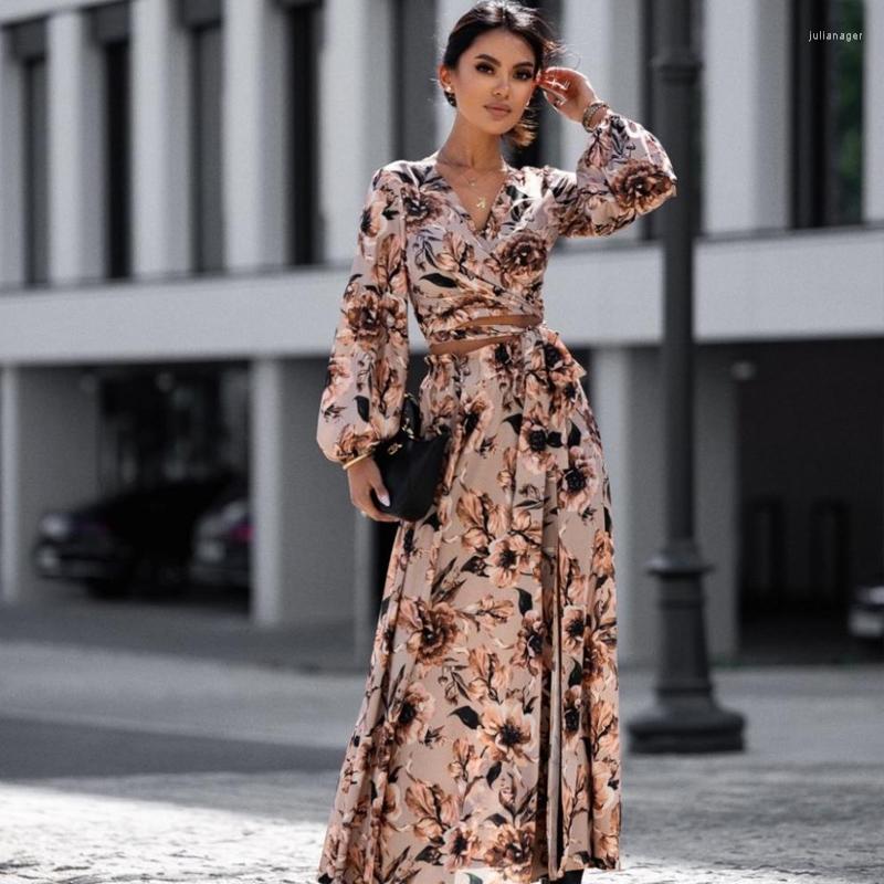 Casual Dresses Sexy Floral Printed Lantern Sleeve Ladies Long Dress Fashion V-neck High-waist Suit Women Vintage Leopard Loose Robe 26347, Black flower
Casual Dresses Sexy Floral Printed Lantern Sleeve Ladies Long Dress Fashion V-neck High-waist Suit Women Vintage Leopard Loose Robe 26347, Black flower