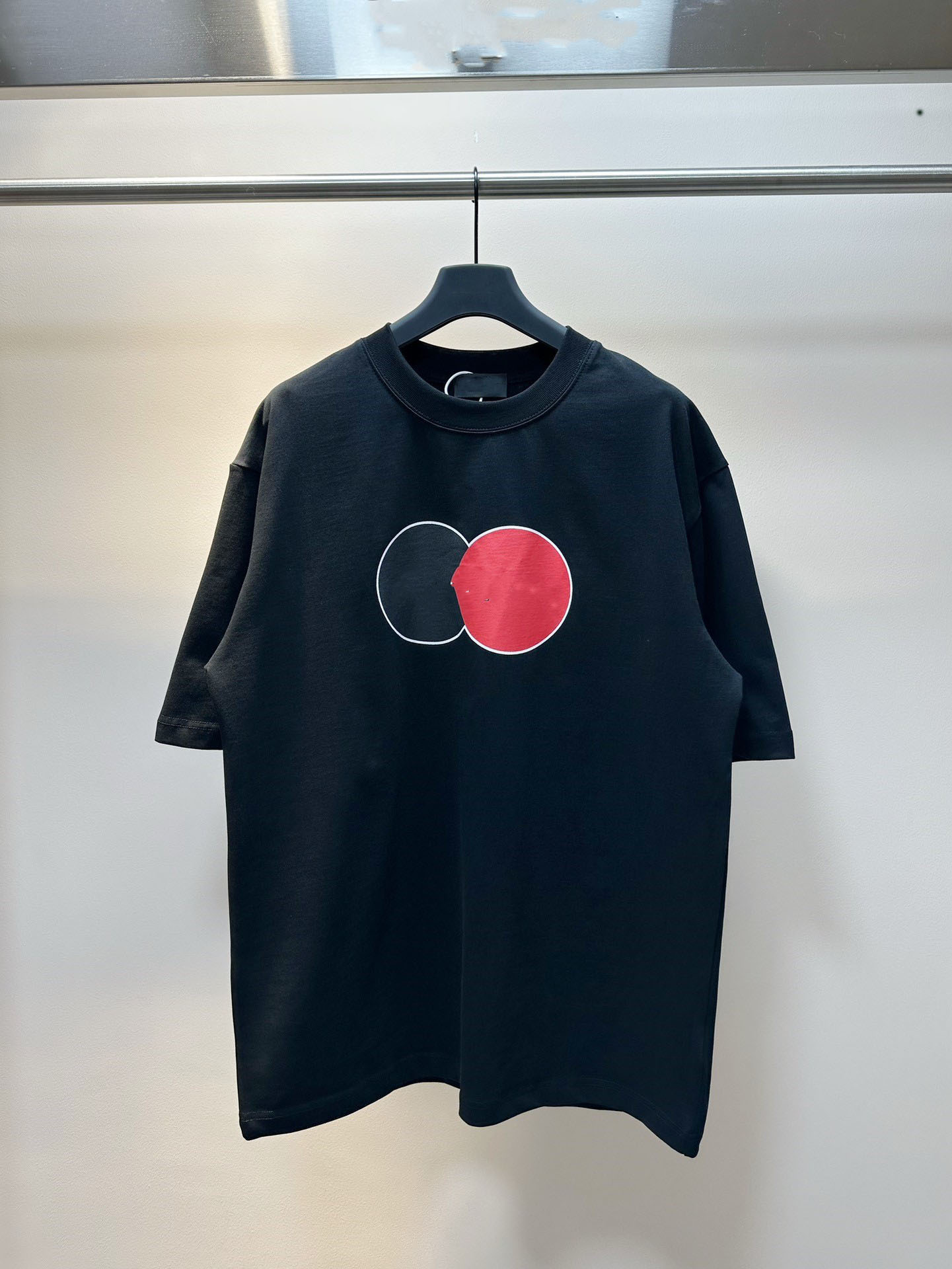 Designers comfort tshirts fashion t shirts luxury tee shirt Front Circle Letter MasterCard Short Sleeve T-shirt Casual High Street Couple Same Ins, Black
Designers comfort tshirts fashion t shirts luxury tee shirt Front Circle Letter MasterCard Short Sleeve T-shirt Casual High Street Couple Same Ins, Black