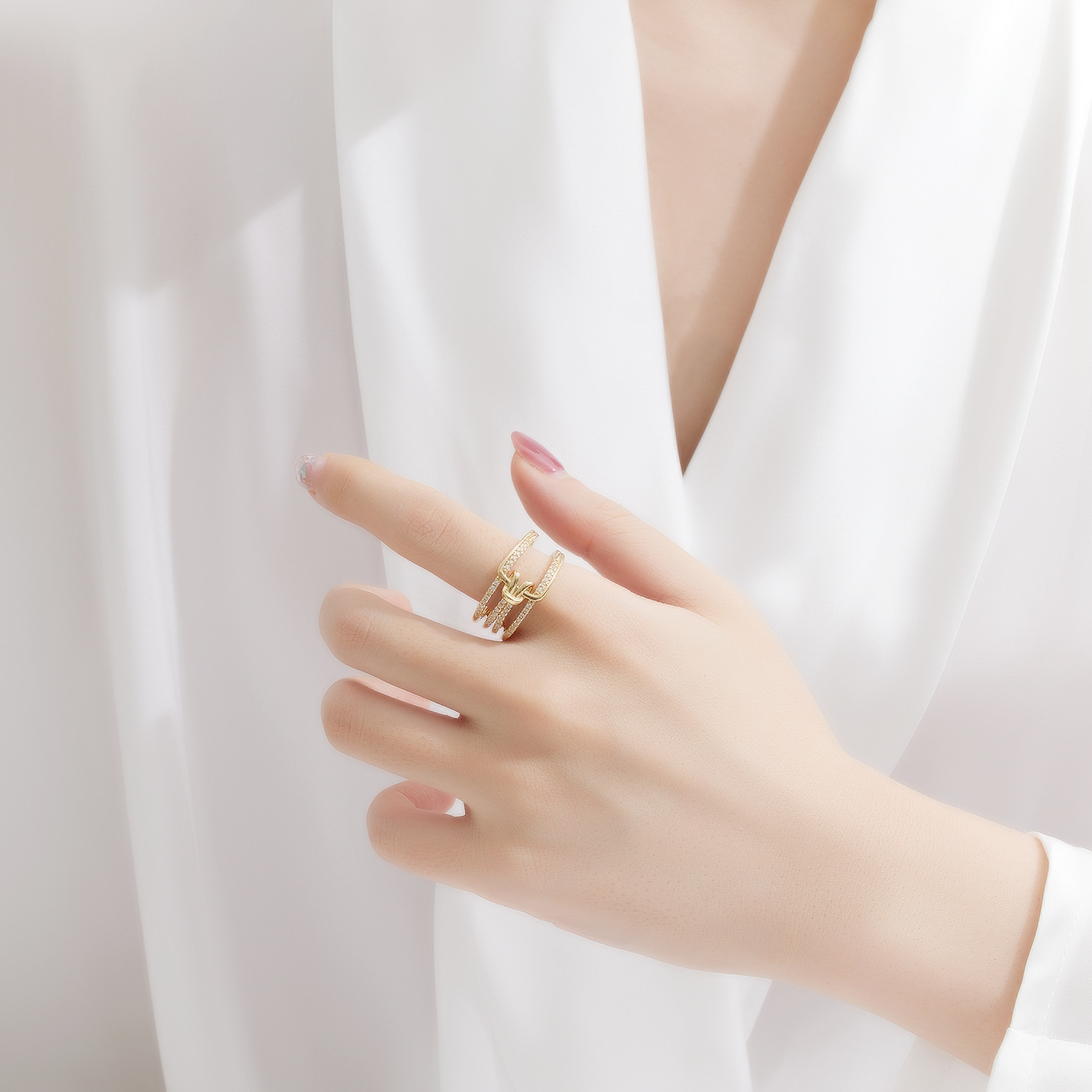 New Original Design Three Ring Open Ring Special Interest Light Luxury Personality Fashion High Sense Ring Internet Celebrity Same Style Top Quality
New Original Design Three Ring Open Ring Special Interest Light Luxury Personality Fashion High Sense Ring Internet Celebrity Same Style Top Quality